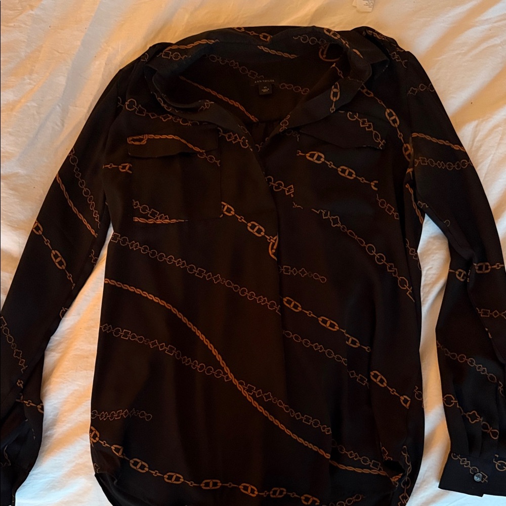 Ann Taylor Factory Black Blouse with Brown Chain Print